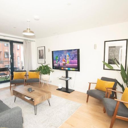Spacious 4Br 4Ba Gated Townhouse With Balconies, Central Jq เบอร์มิงแฮม ภายนอก รูปภาพ