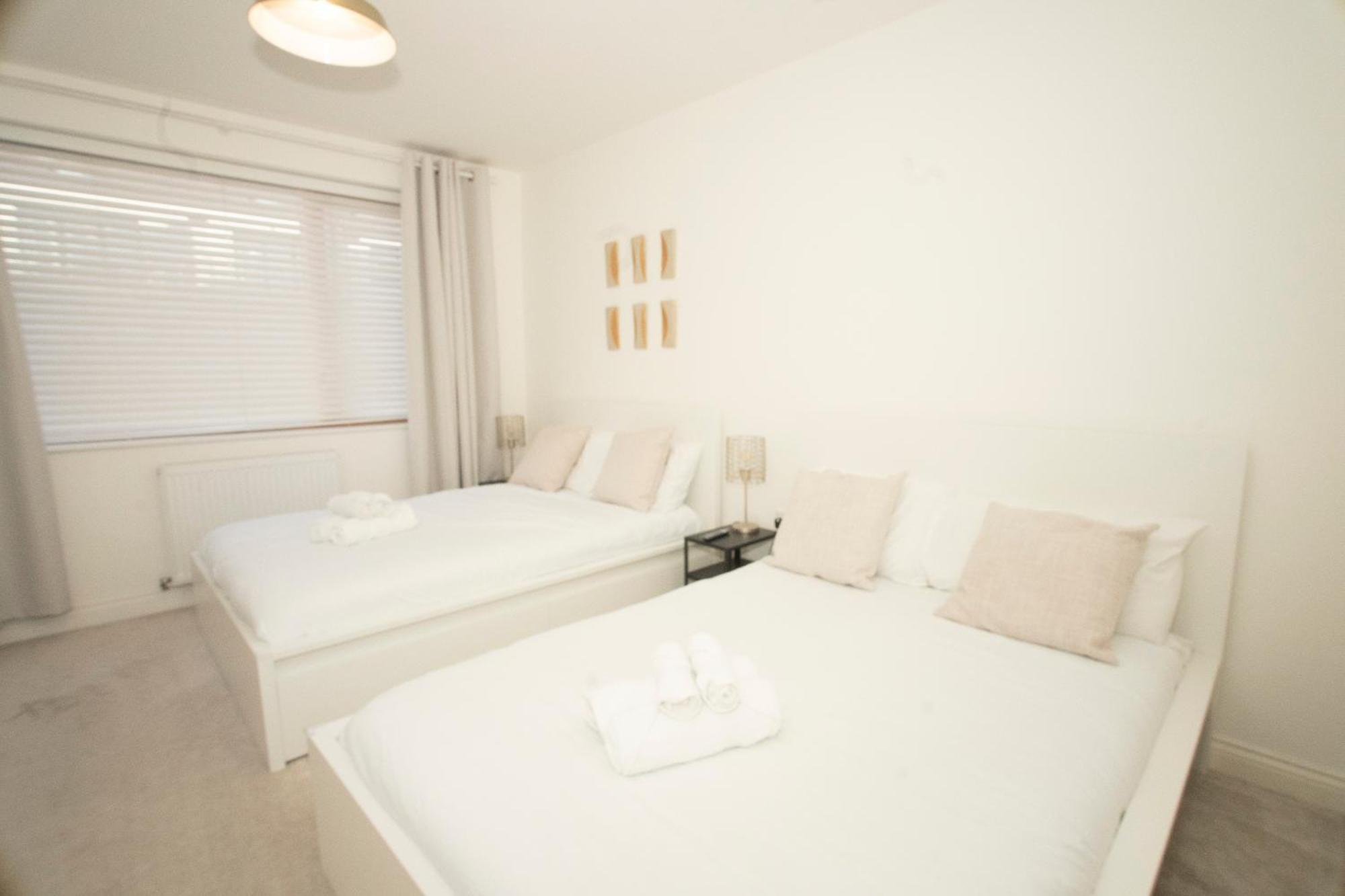Spacious 4Br 4Ba Gated Townhouse With Balconies, Central Jq เบอร์มิงแฮม ภายนอก รูปภาพ